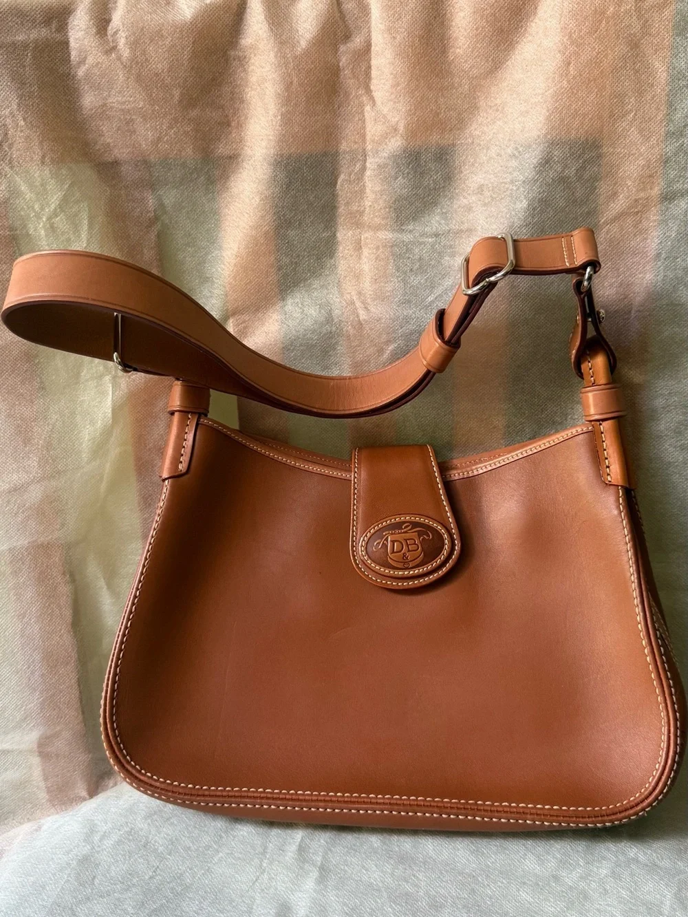 Dooney and Bourke Tan Leather Shoulder Bag - Picture 2 of 7